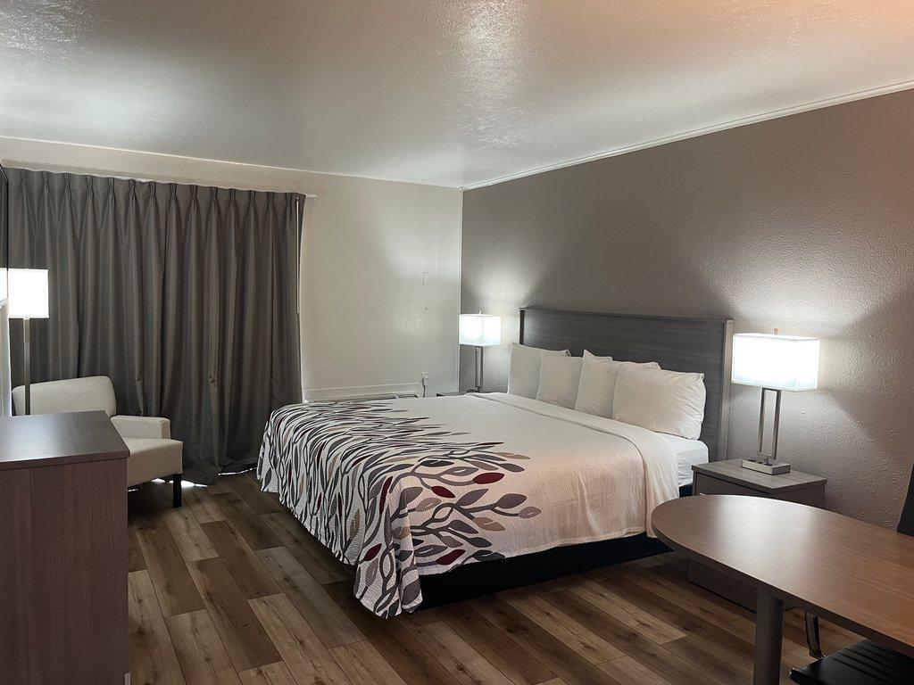 Red Roof Inn Madisonville Bagian luar foto