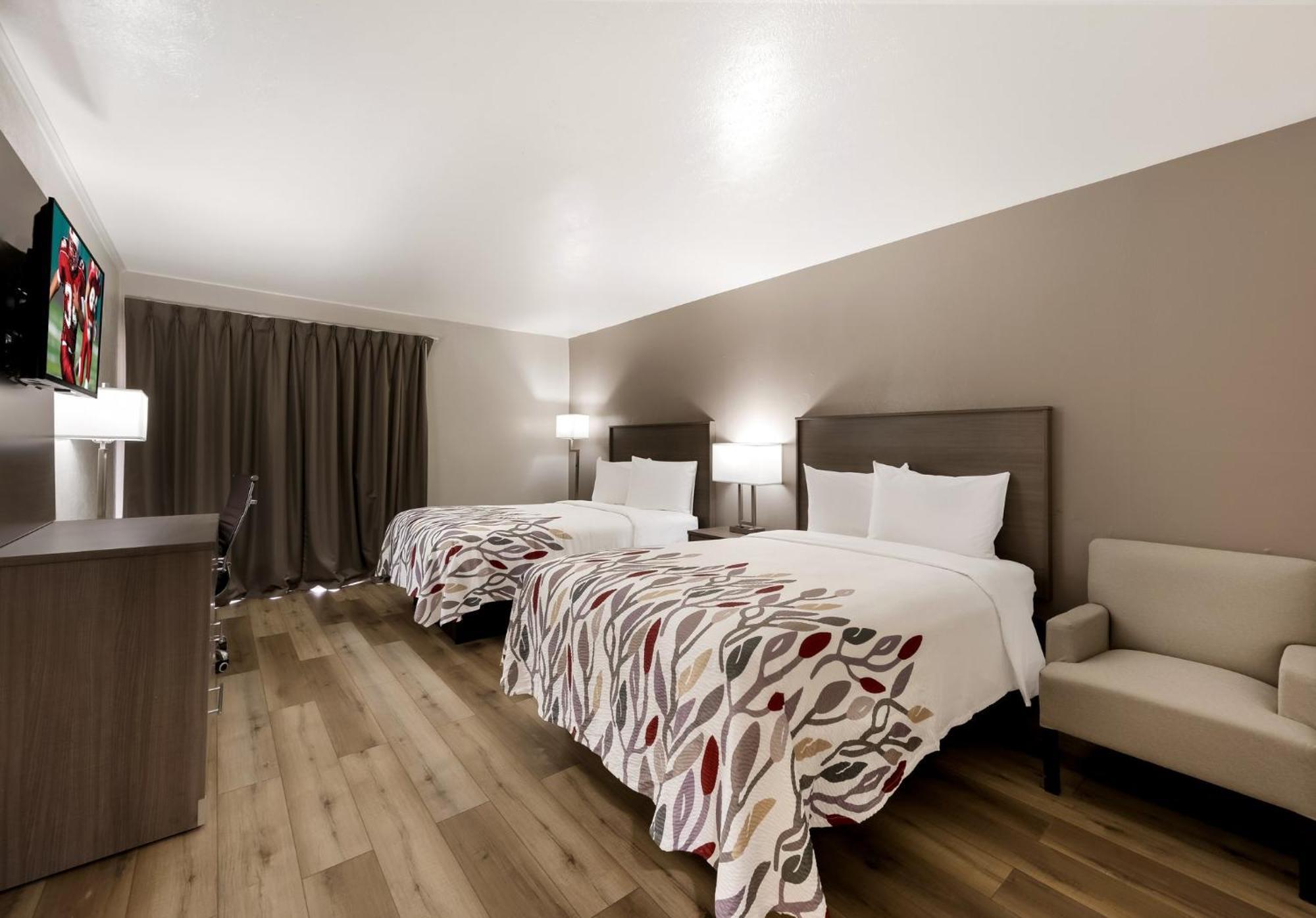 Red Roof Inn Madisonville Bagian luar foto